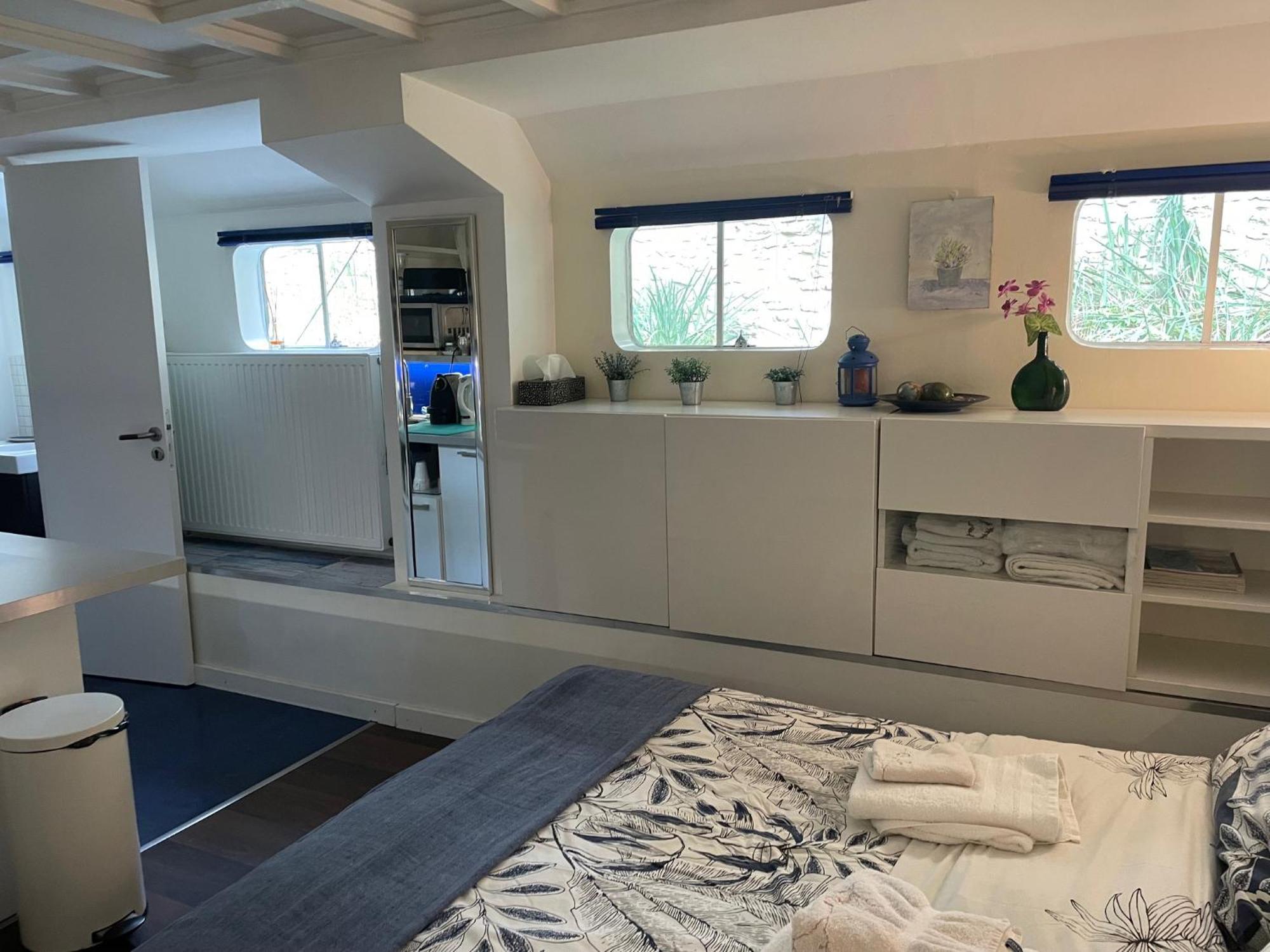 Charming On House Boat Neuilly-sur-Seine